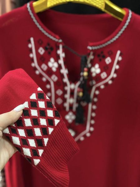 Розкішний жіночий светрик-вишиванка, тканина "В'язка" розмір 48/52 21536-48/52 фото